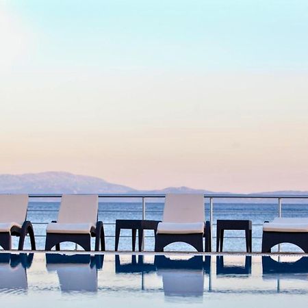 Blue Waves Luxury Suites By The Sea Plomari Ngoại thất bức ảnh