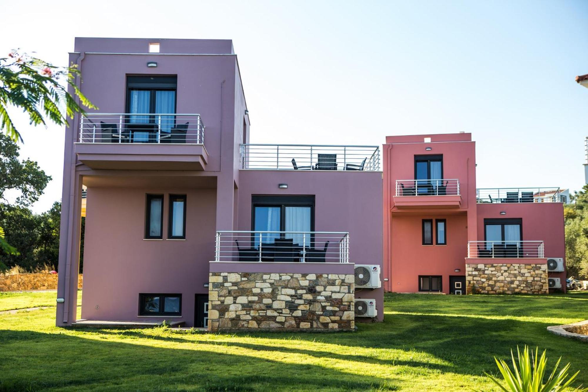 Blue Waves Luxury Suites By The Sea Plomari Ngoại thất bức ảnh