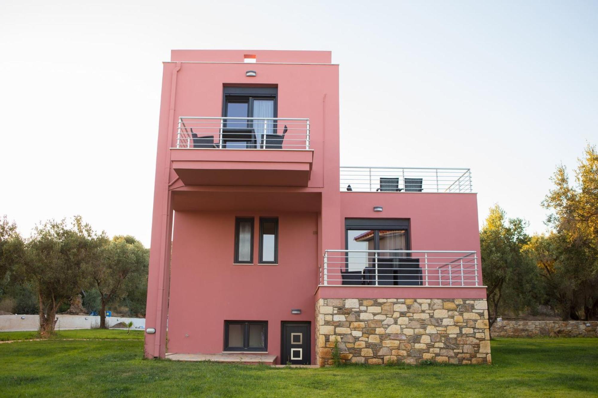 Blue Waves Luxury Suites By The Sea Plomari Ngoại thất bức ảnh