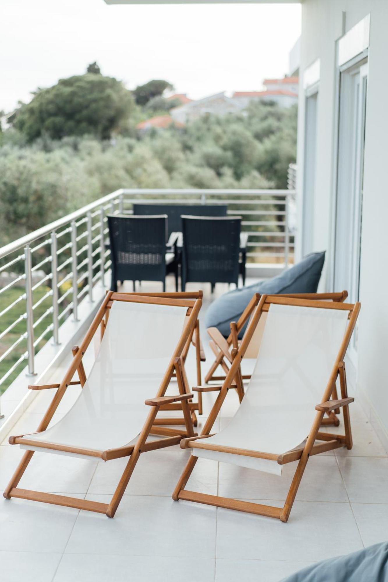 Blue Waves Luxury Suites By The Sea Plomari Ngoại thất bức ảnh