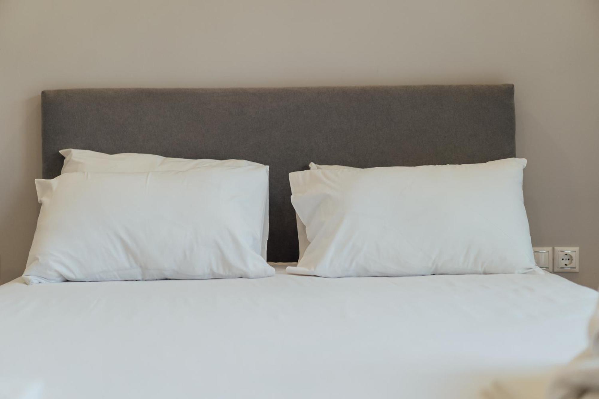 Blue Waves Luxury Suites By The Sea Plomari Ngoại thất bức ảnh