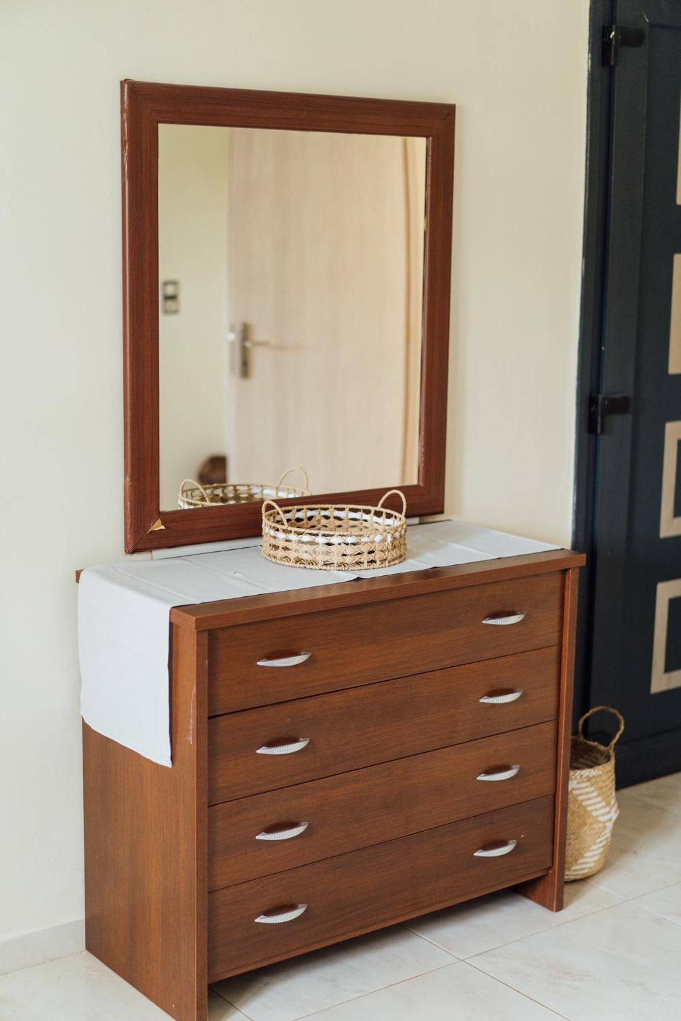 Blue Waves Luxury Suites By The Sea Plomari Ngoại thất bức ảnh